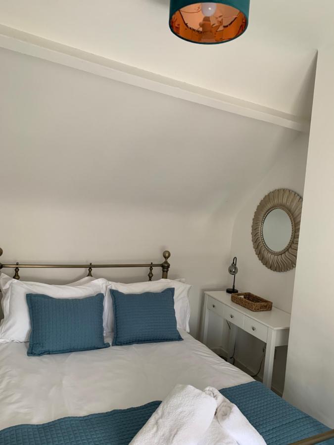 Award Winning Pet Friendly Paddock Cottage Уитби Экстерьер фото