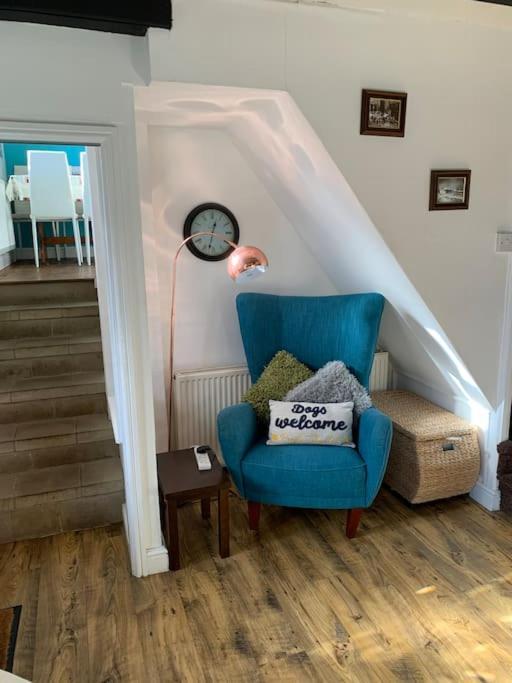Award Winning Pet Friendly Paddock Cottage Уитби Экстерьер фото