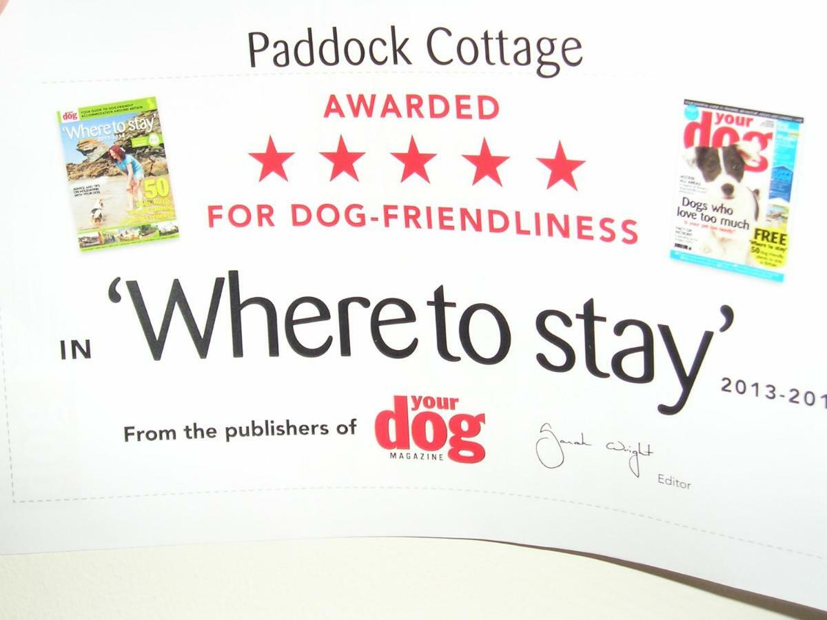 Award Winning Pet Friendly Paddock Cottage Уитби Экстерьер фото
